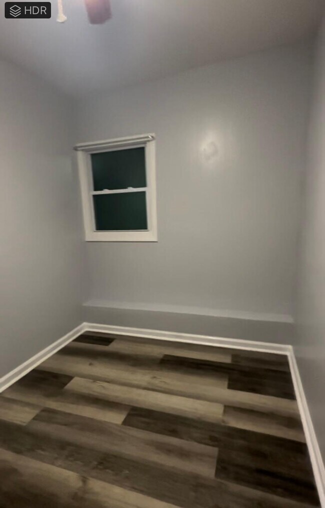 Foto del edificio - 824 E 39th St