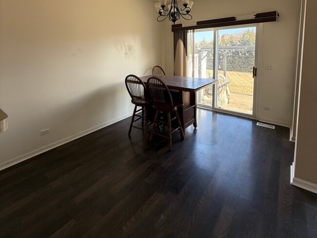 Building Photo - 286 Wolverine Dr