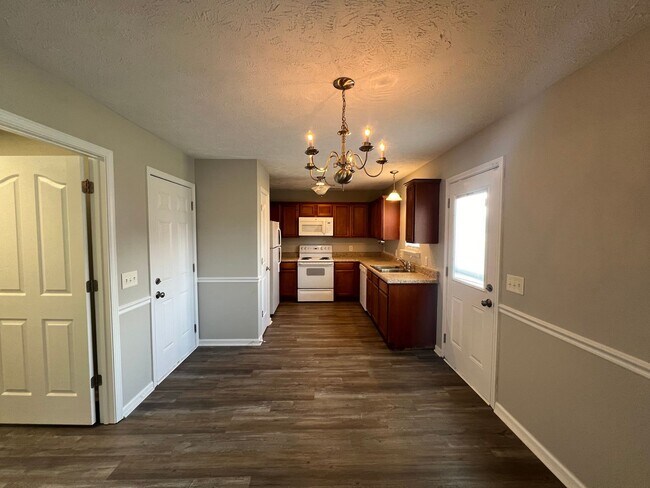 Building Photo - Available Now! *Half Off 1st Month's Rent!...