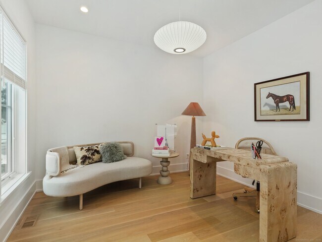 Foto del edificio - 12 White Barns Ln