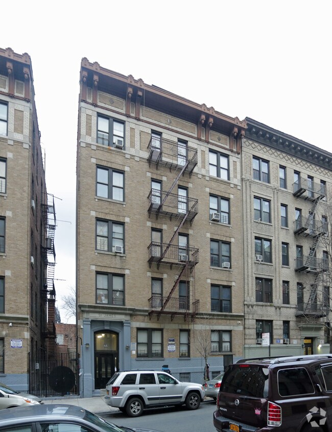 Building Photo - 66 E 190th St