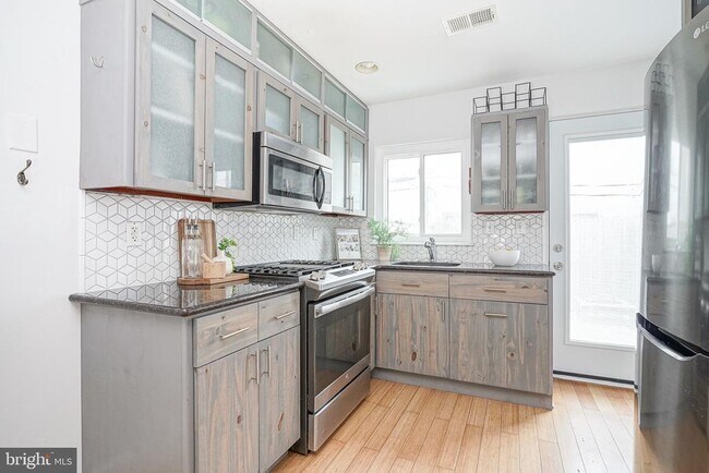 Foto del edificio - 2111 Manton St