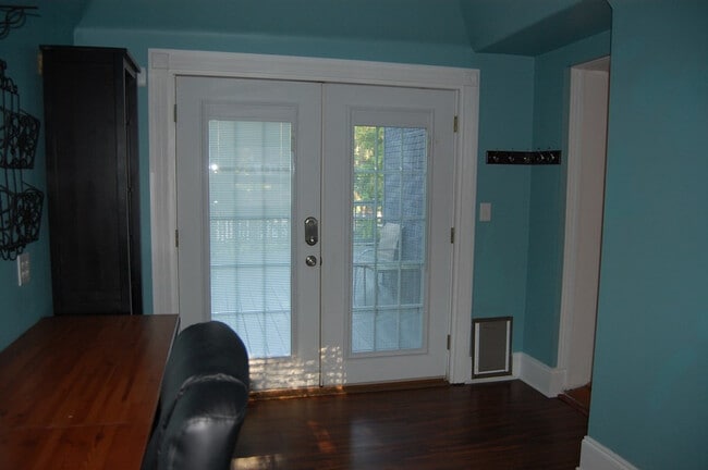 Building Photo - 339 Charleston St SE