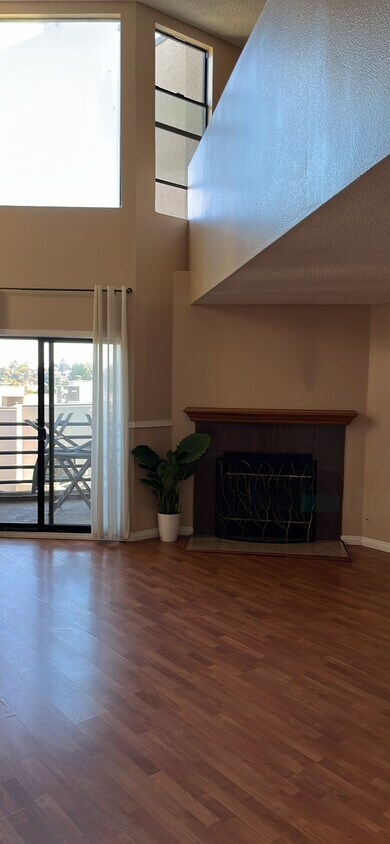 Foto principal - 1862 N Alvarado St
