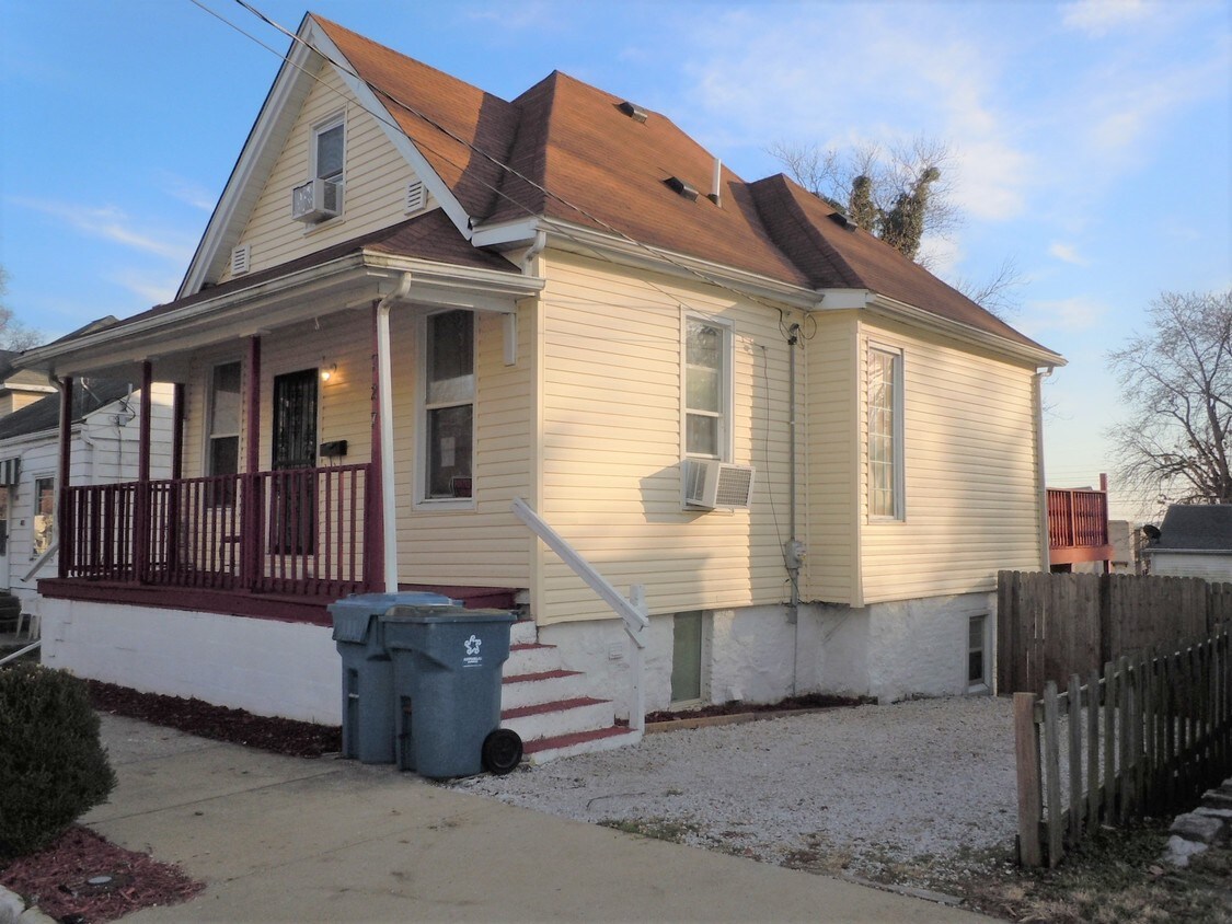 727 E 7th St, Alton, IL 62002 House Rental in Alton, IL