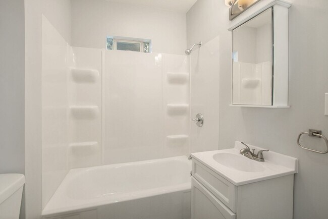 Foto del edificio - 348 Quimby St NE
