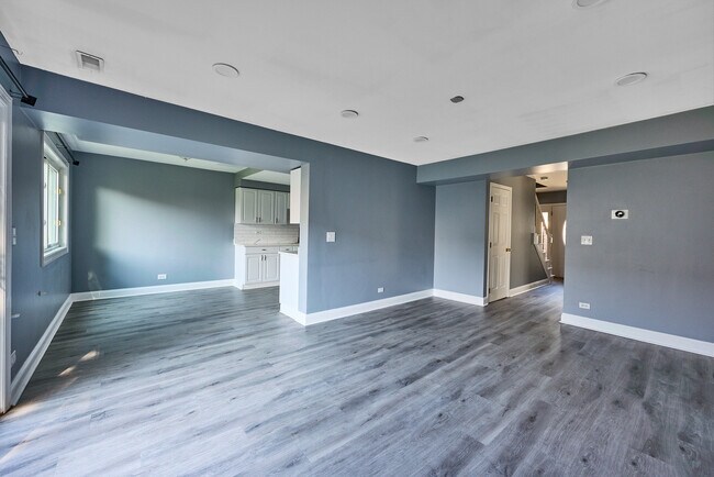 Foto del edificio - 3724 Merrimac Ln E
