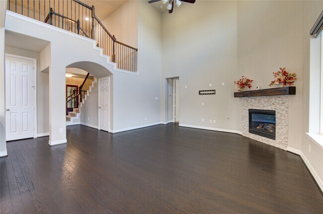 Foto del edificio - 28918 Woods Rose Ct