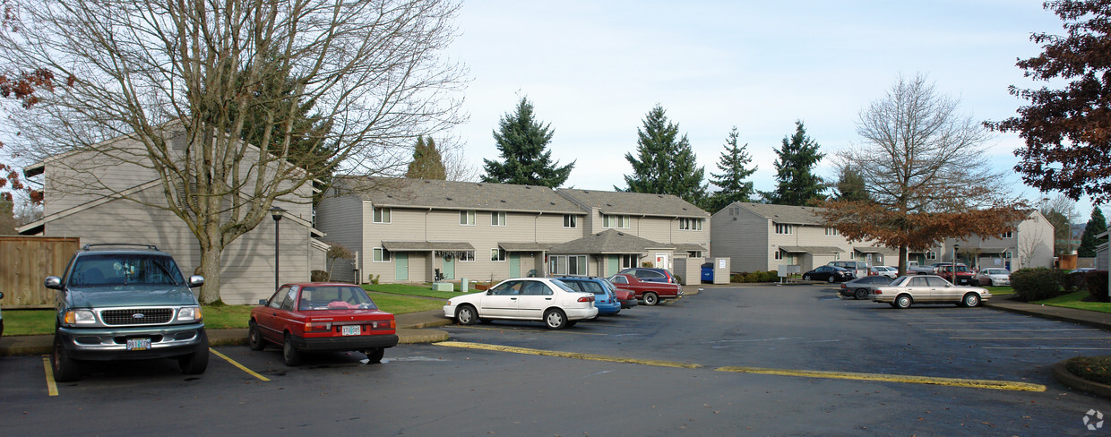 Primary Photo - Coburg Road Apartments