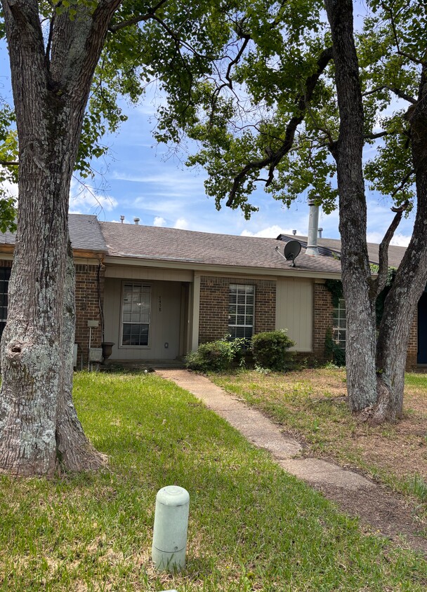 Foto principal - 3438 Malabar Rd