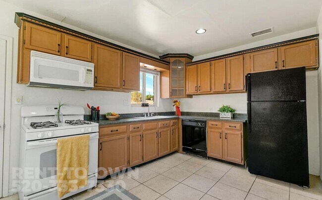 Foto del edificio - 418 E McMillan Dr