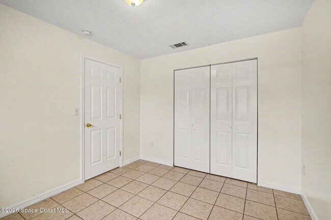 Foto del edificio - 255 W Towne Pl
