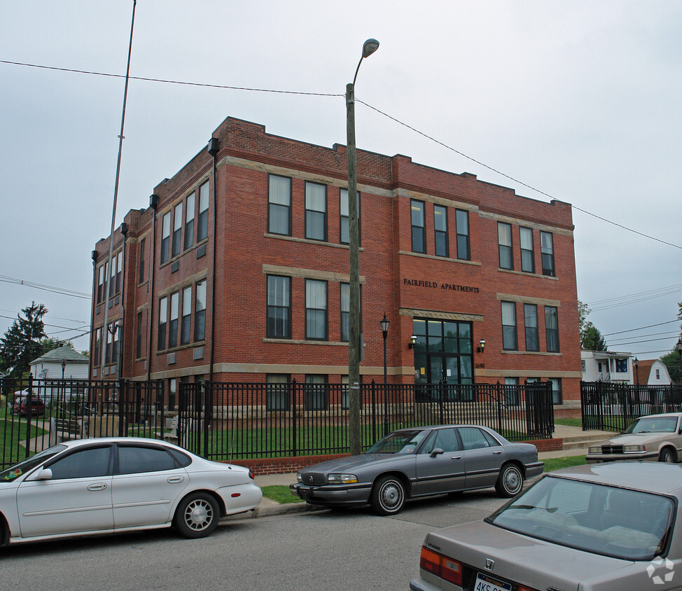 Foto del edificio - Fairfield Apartments