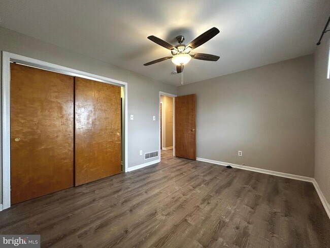 Foto del edificio - 480 E Main St