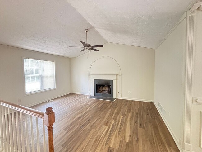 Building Photo - 4 Bedroom/3 Bath house in Acworth