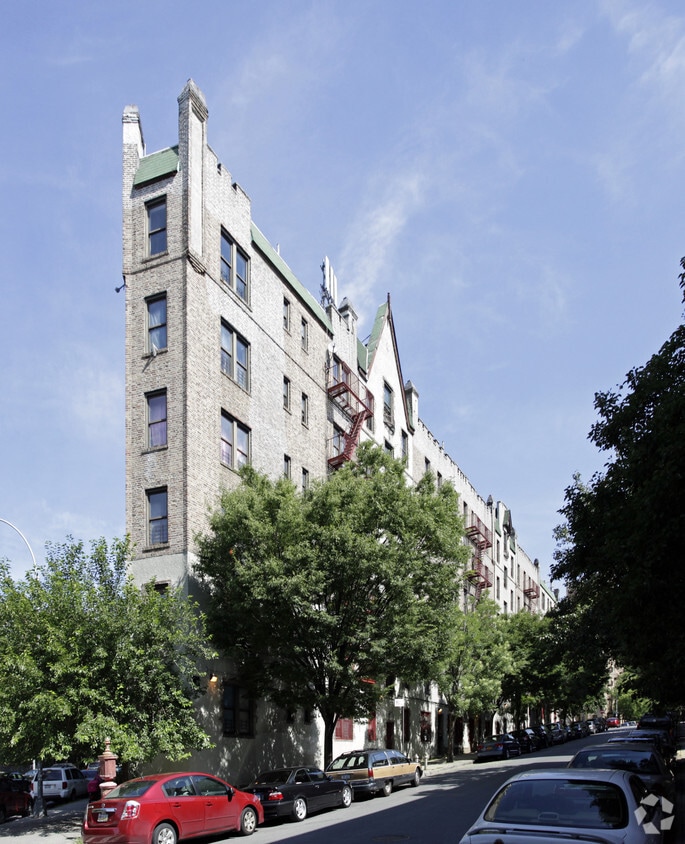 Building Photo - 115 E Mosholu Pky N