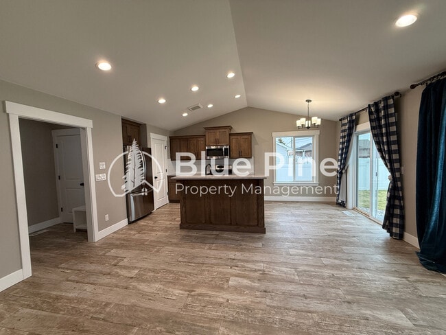 Foto del edificio - 3755 Harrington Rd