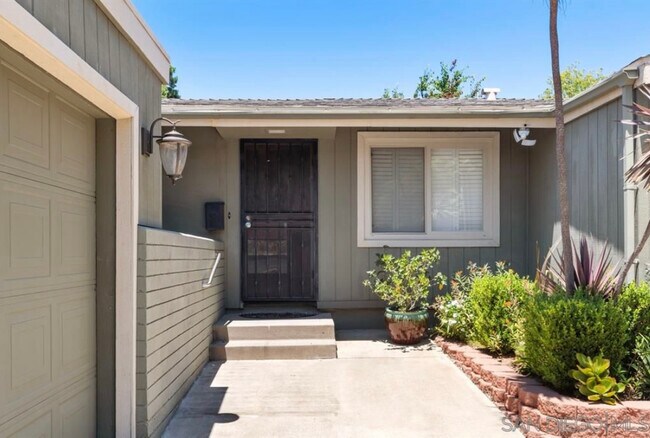 Building Photo - 5296 Manhasset Dr