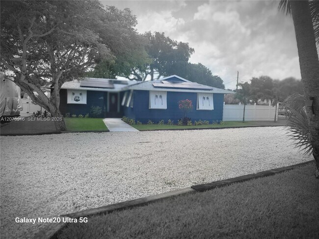 Foto del edificio - 2011 Edwin Ave