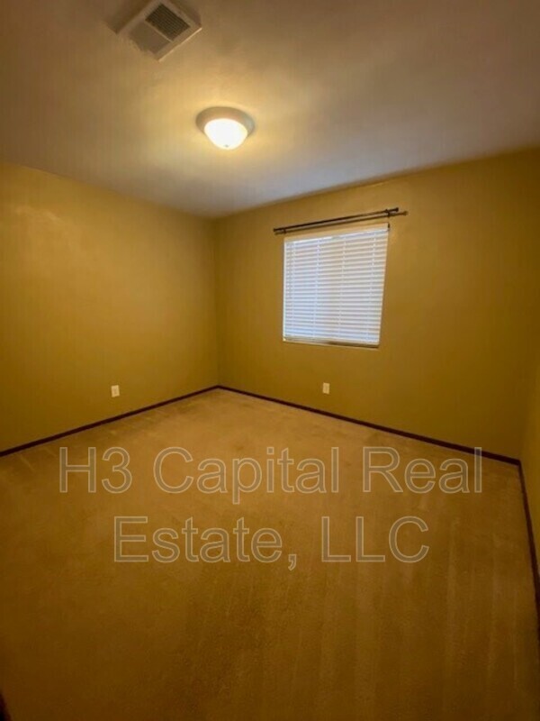 Foto del edificio - 2407 Frank Scott Pkwy W