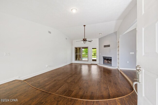 Building Photo - 362 Wahoo Rd