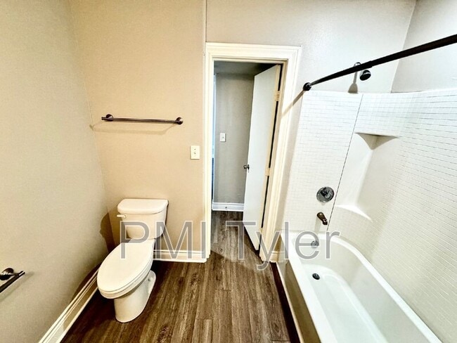 Foto del edificio - 1806 W Oakwood St