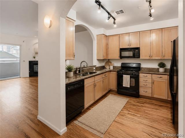 Foto del edificio - 1489 Steele St