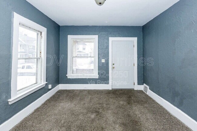 Foto del edificio - 2142 W 105th St