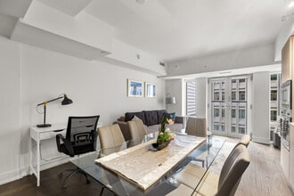 Building Photo - 955 Bay St.