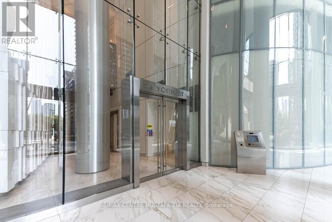 Building Photo - 14 York St