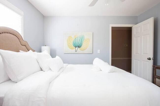 Foto del edificio - 1129 Chartley Dr SW