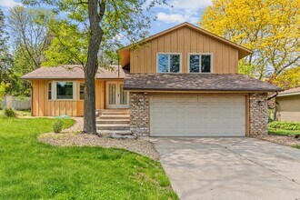 Building Photo - 1716 Evergreen Dr