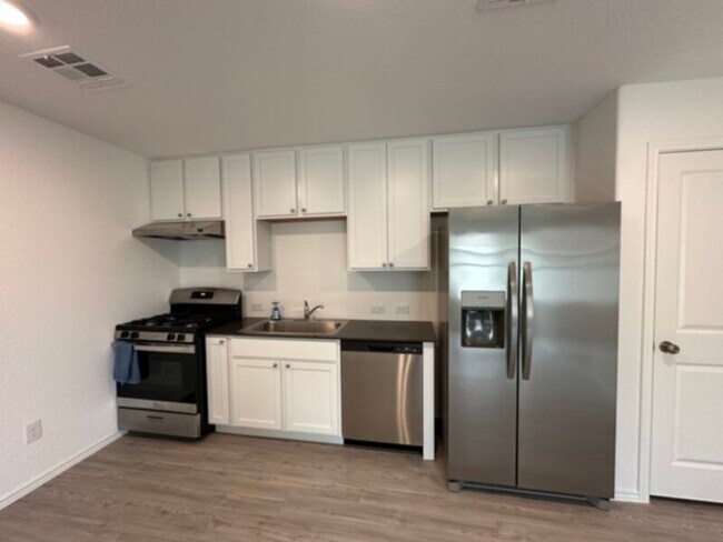 Foto del edificio - 7260 Pasture Run