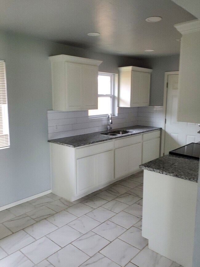 Foto del edificio - 1500 Regency Blvd