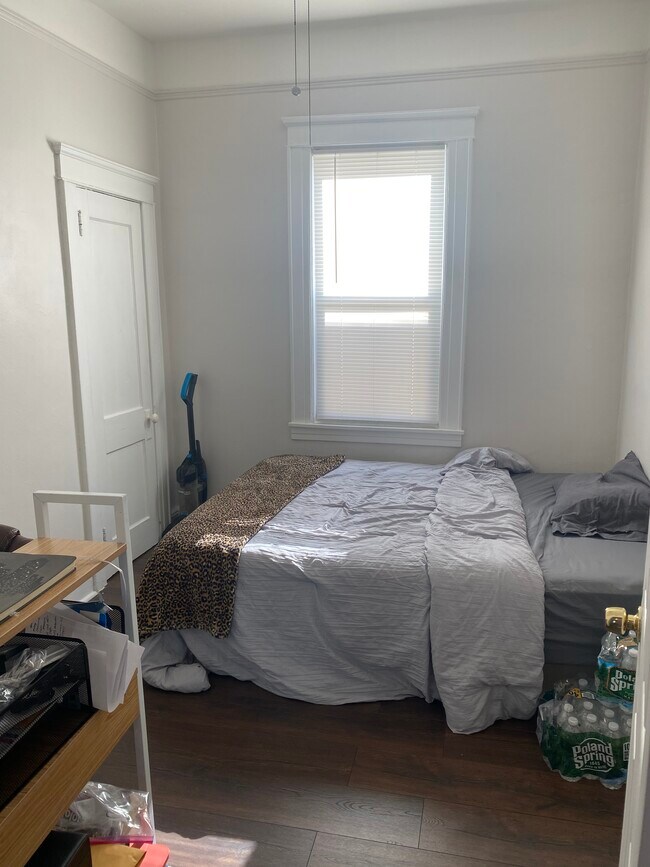 Room 2 - 51 Bogart Ave
