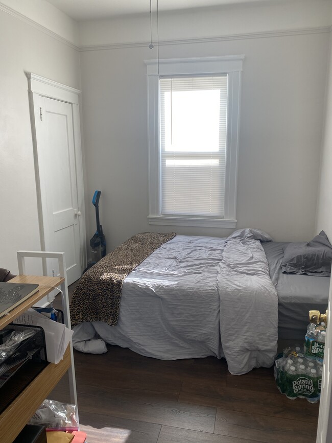 Room 2 - 51 Bogart Ave