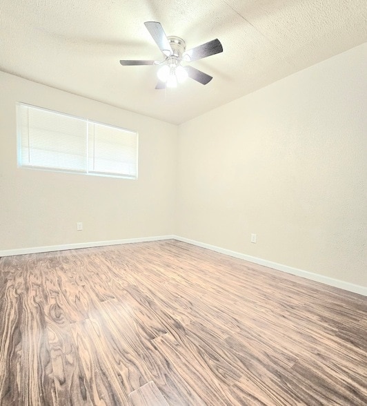 Foto del edificio - 6315 Rosemary Ln