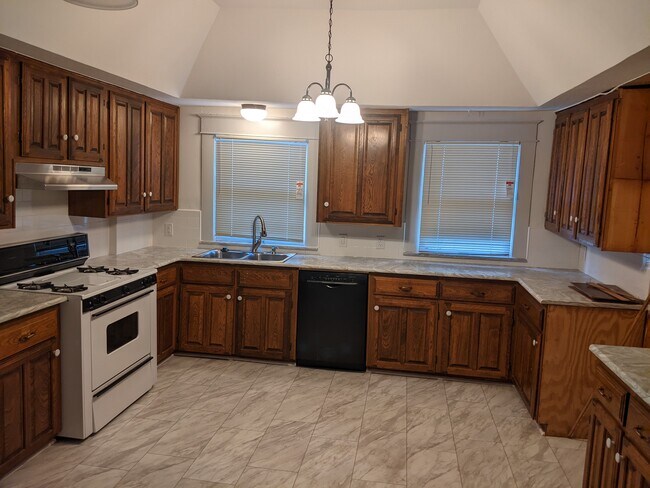 Foto del edificio - 214 N Clinton Ave