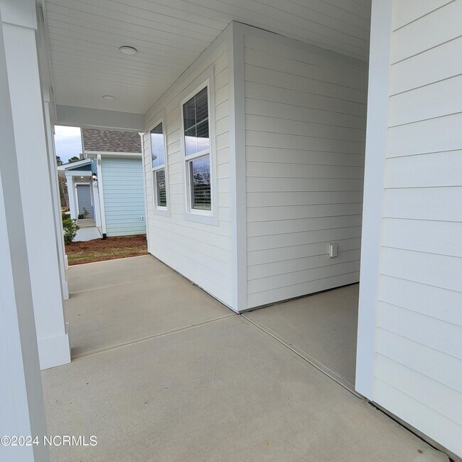 Foto del edificio - 7120 Foxhollow Ln