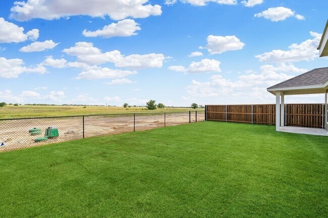 Building Photo - EDGEWOOD ESTATES NOW PRE-LEASING! LUXURIOU...