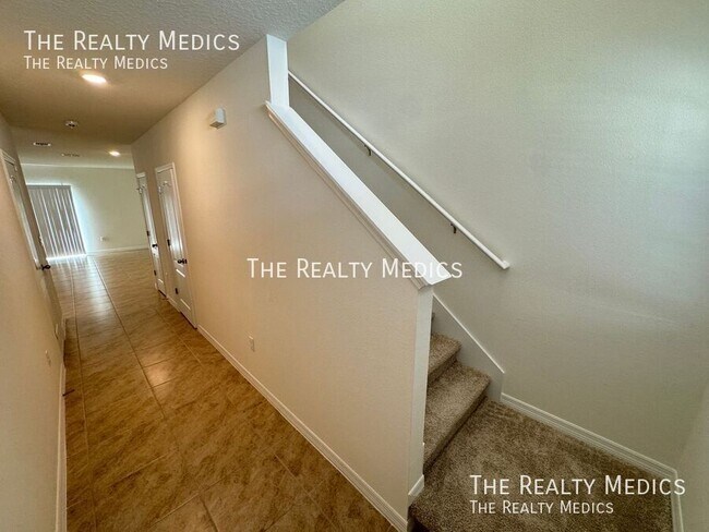 Building Photo - 2331 Gifford Dr