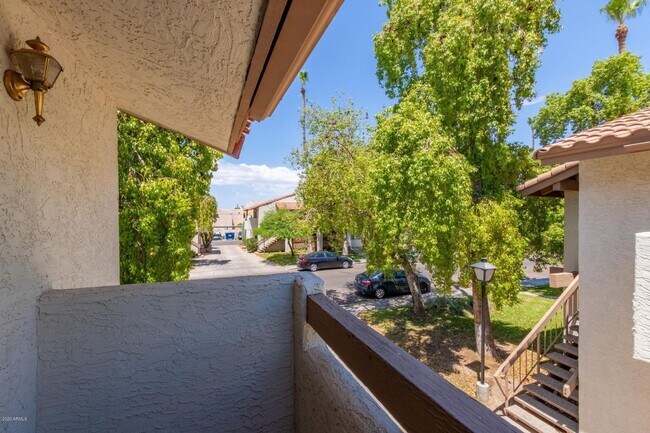 Foto del edificio - 8807 North 8th St