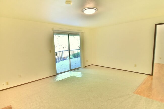 Building Photo - 3Bd/1.75Ba Redmond House