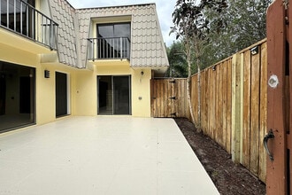 Building Photo - 1700 Embassy Dr