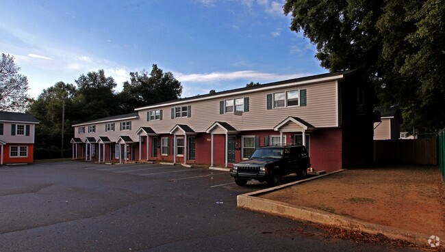 Crown Oaks - Key Street Townhomes