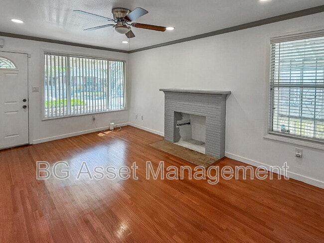 Building Photo - 571 El Paseo Dr