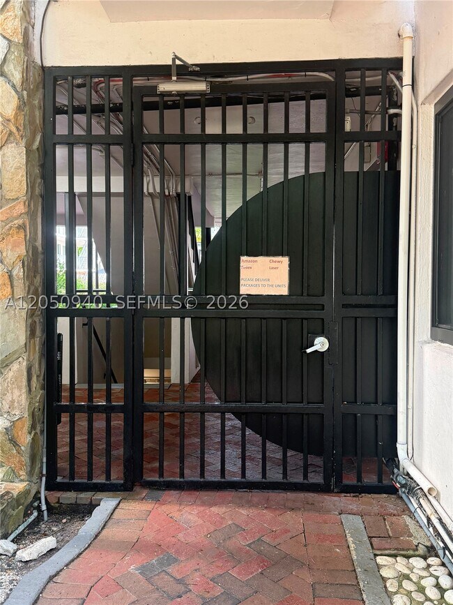 Foto del edificio - 2924 Day N110