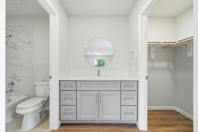 Building Photo - 10211 Sugar Branch Dr