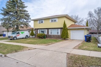 Building Photo - 1500 W Pershing St