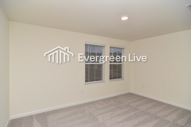 Foto del edificio - 1067 Large Poppy Dr